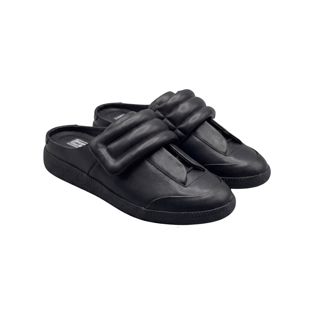 Bravest Studios 2016 Clogs Black